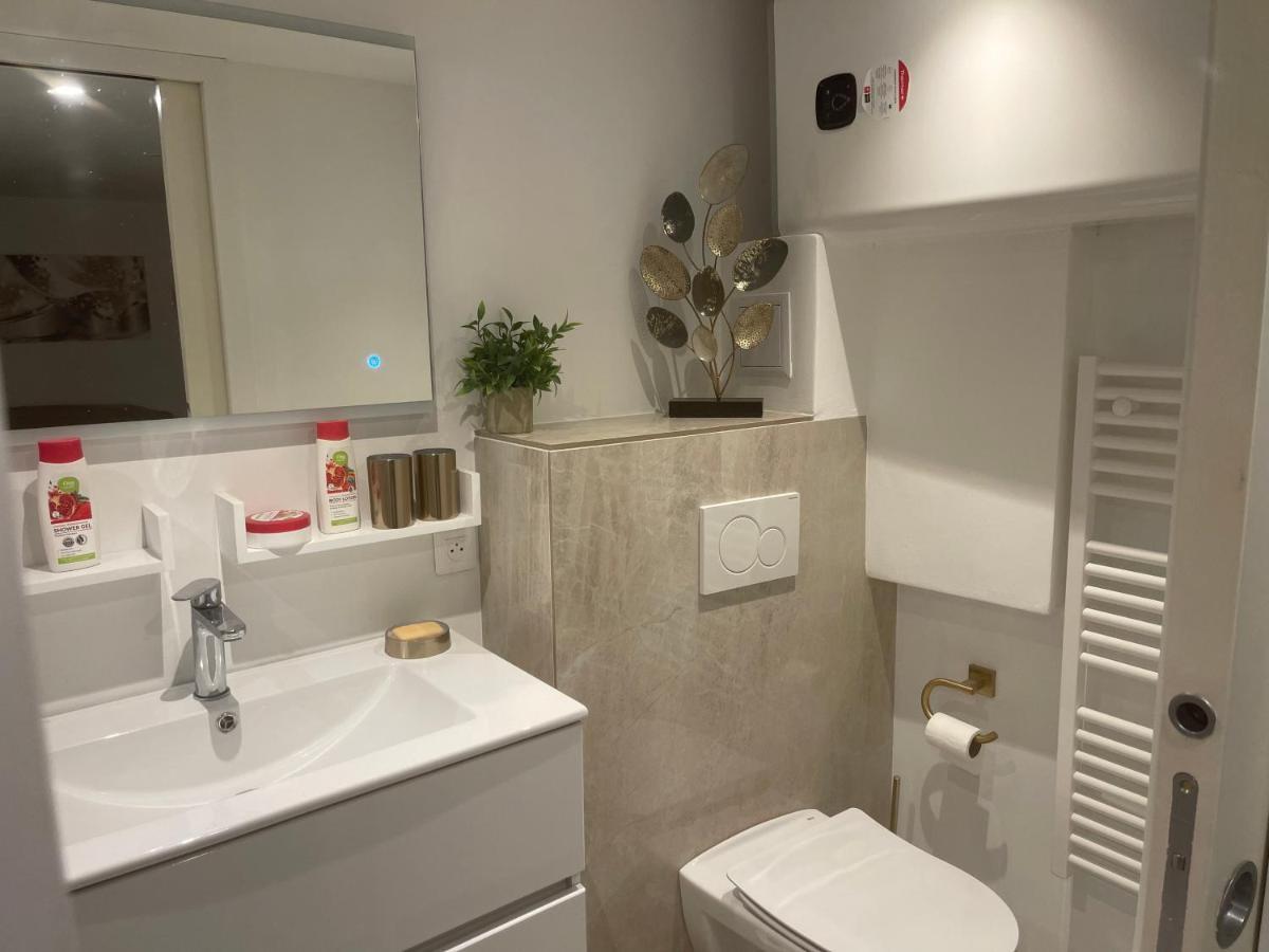 Grand Studio Neuf A 50 M Du Port Сен-Тропе Екстер'єр фото