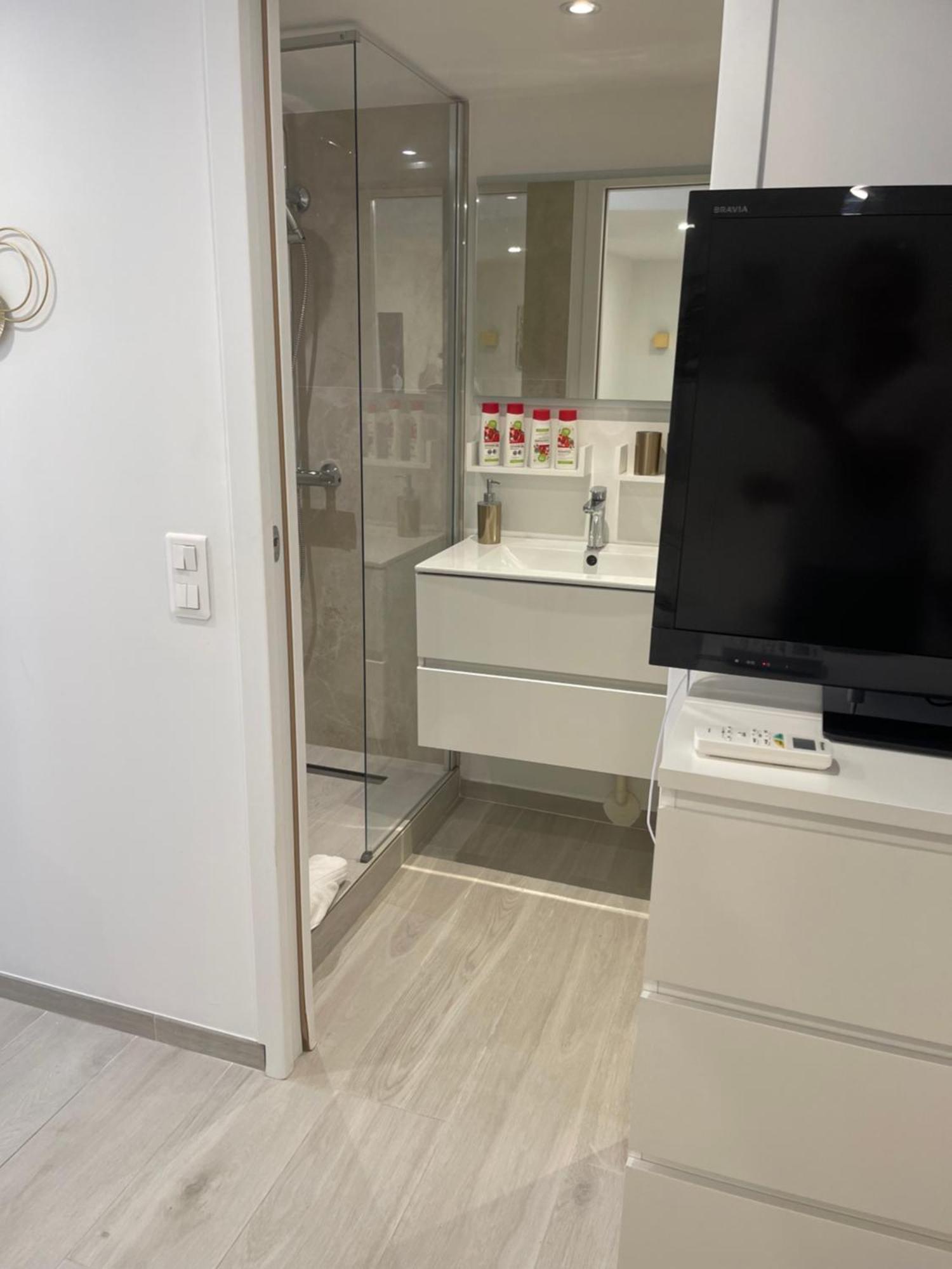 Grand Studio Neuf A 50 M Du Port Сен-Тропе Екстер'єр фото